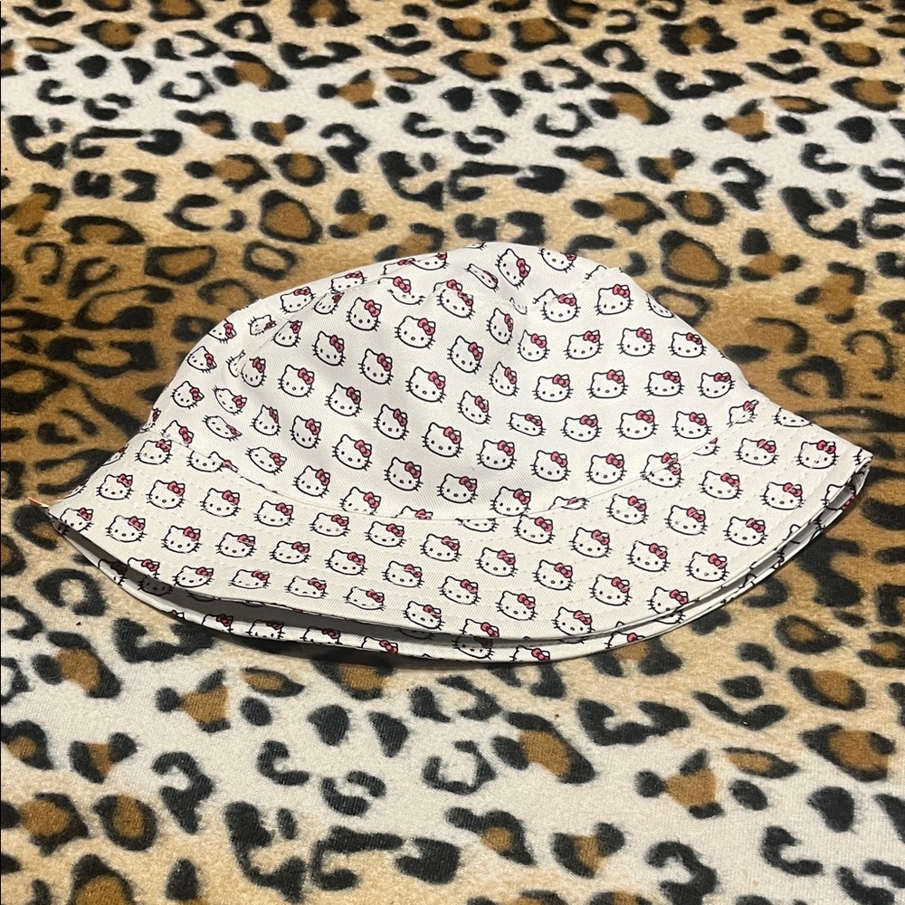 Claire's White and Red Hello Kitty Hat